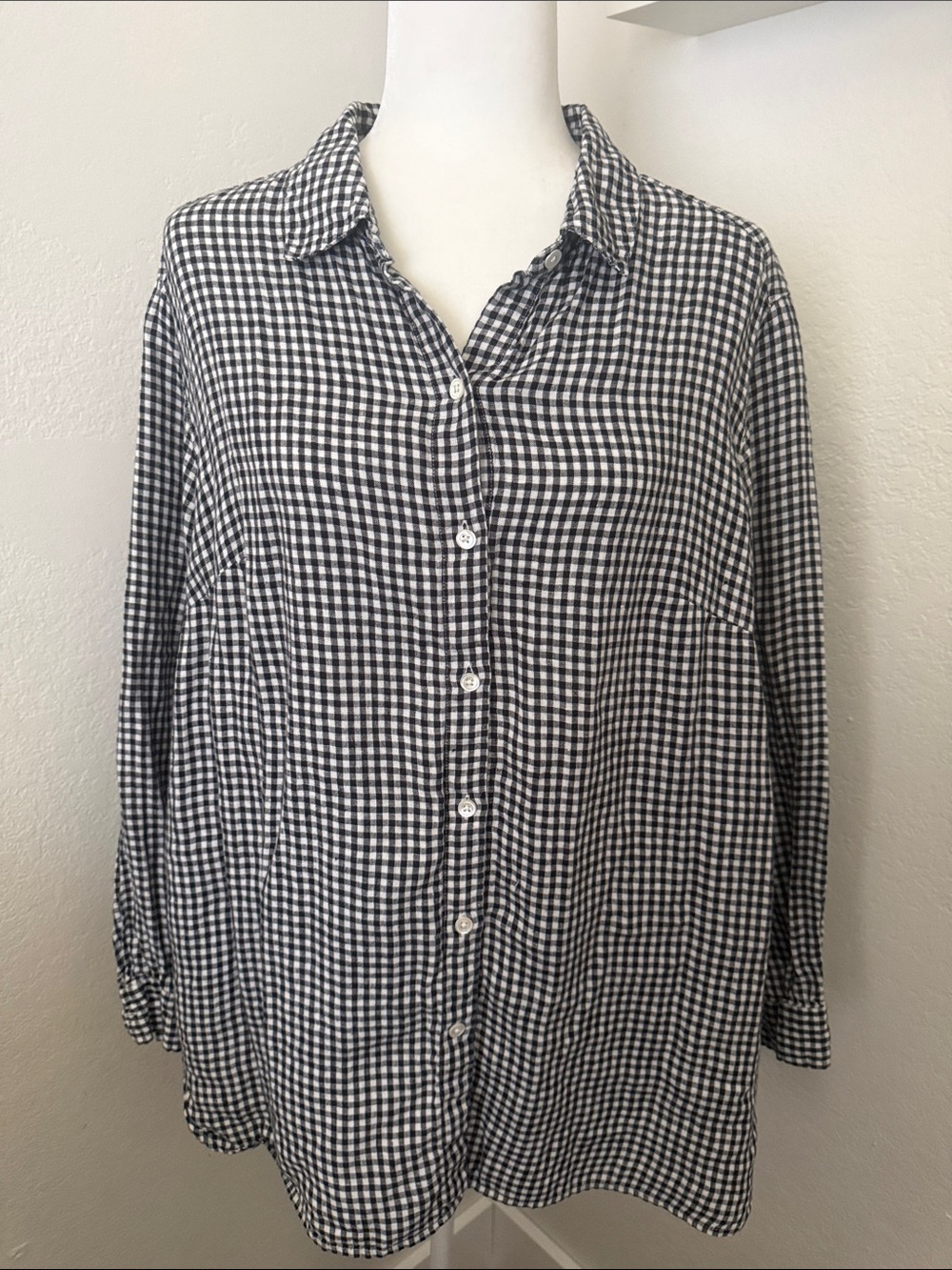 J.Jill linen Black and White Gingham Button-Up Shirt